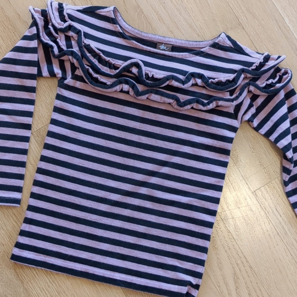 Tea long sleeve ruffle tee